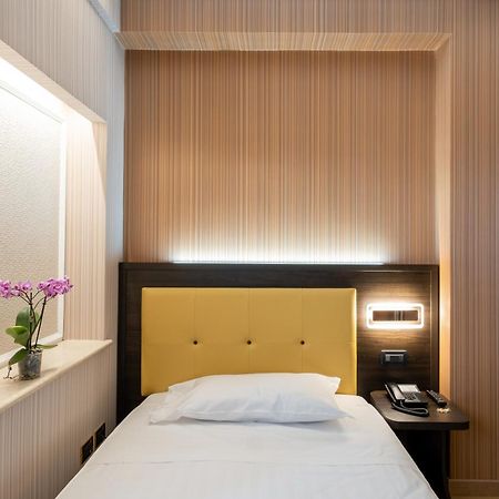 Hotel Santa Prisca โรม ภายนอก รูปภาพ