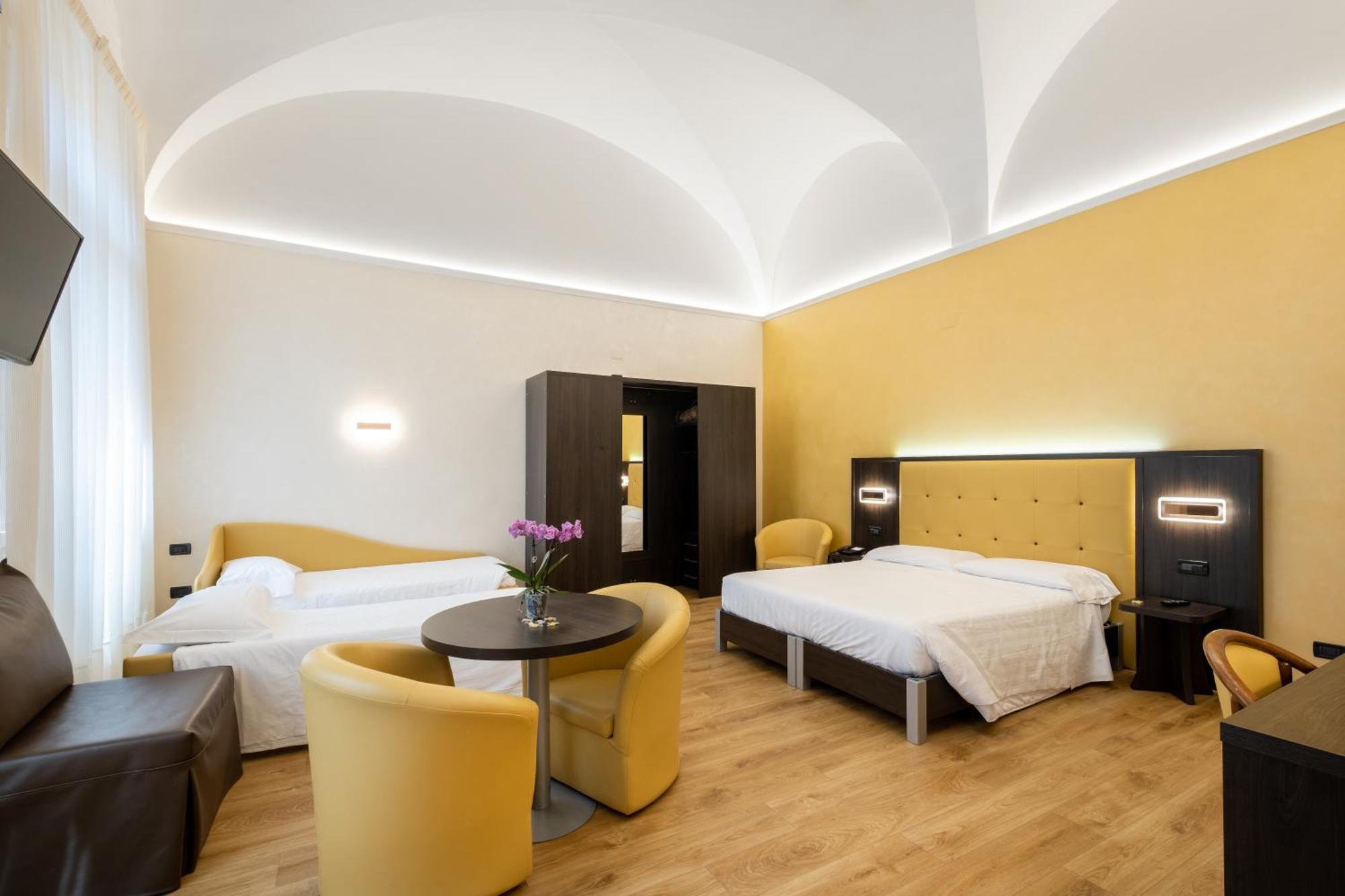 Hotel Santa Prisca โรม ภายนอก รูปภาพ